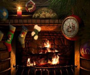 Puzzle Η φωτιά άναψε την παραμονή των Χριστουγέννων με τις κάλτσες κρέμονται